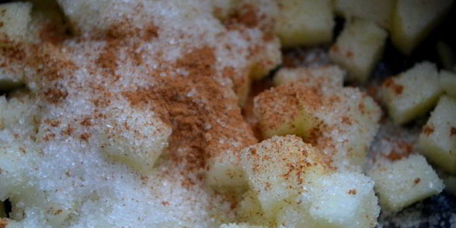 Рецепт творожного мусса с яблочным соусом