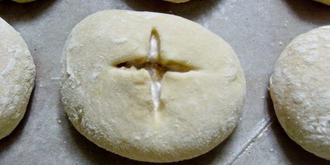 Рецепт ореховых пасхальных булочек