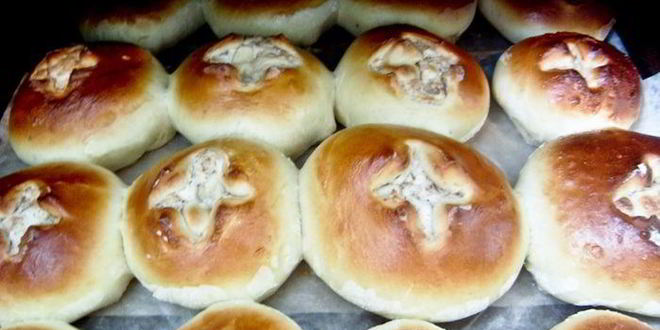 Рецепт ореховых пасхальных булочек