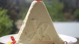 Рецепт Сырой творожной пасхи с цукатами и вяленой вишней