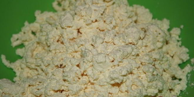 Рецепт сырой творожной пасхи с цукатами и вяленой вишней