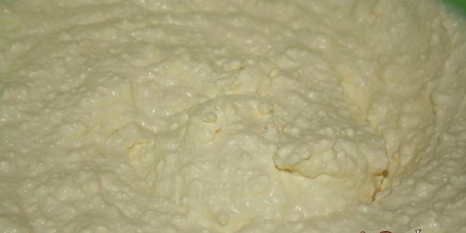 Рецепт сырой творожной пасхи с цукатами и вяленой вишней