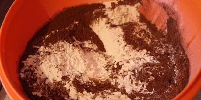 Рецепт шоколадных печений вупи-куки с облепиховым суфле