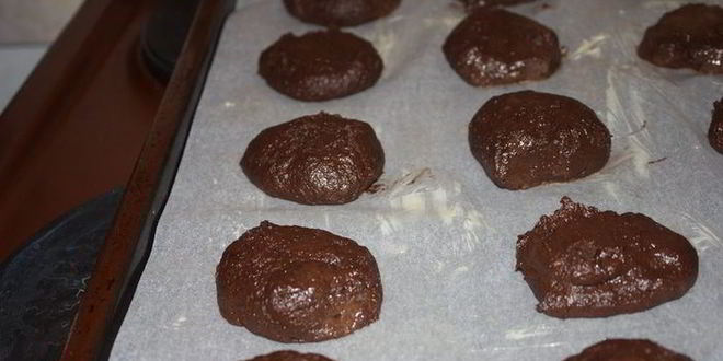 Рецепт шоколадных печений вупи-куки с облепиховым суфле