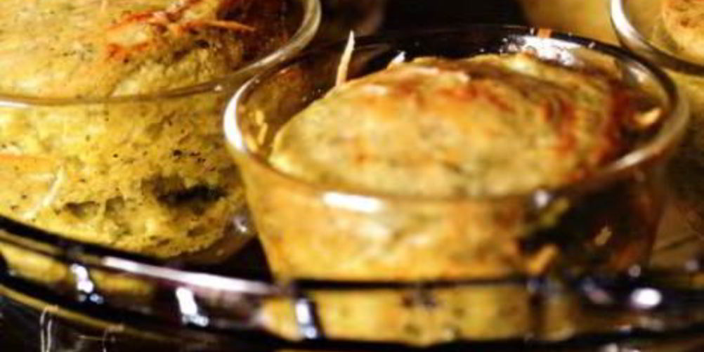 Как приготовить суфле из брокколи и трех видов сыра