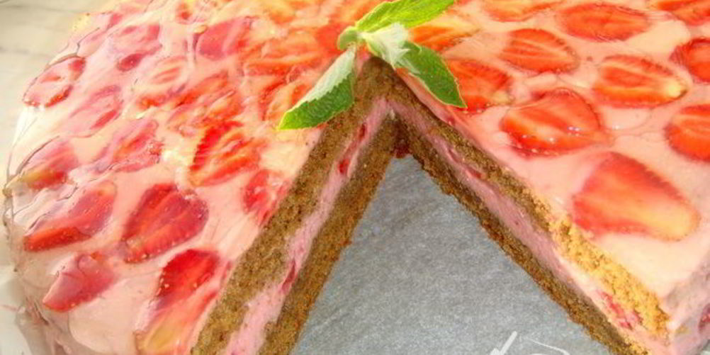 Как приготовить торт-суфле с клубникой