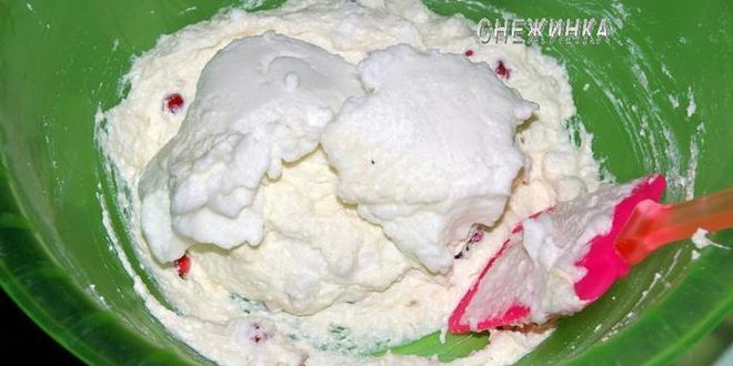 Рецепт творожно-бананового суфле с брусникой