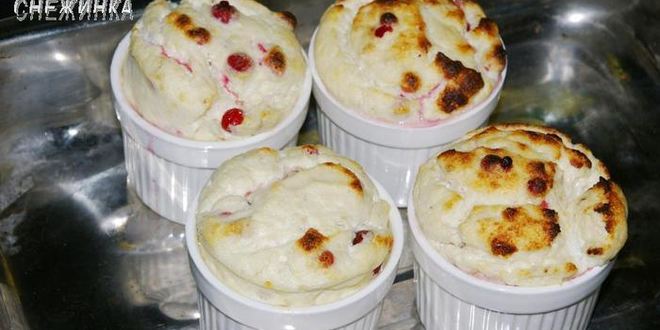 Рецепт творожно-бананового суфле с брусникой