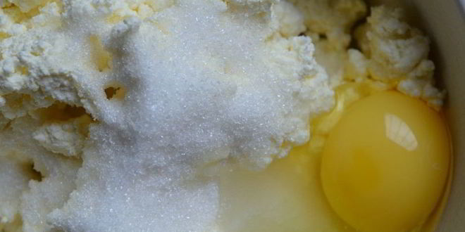 Рецепт творожно-лимонного суфле под растопленным шоколадом