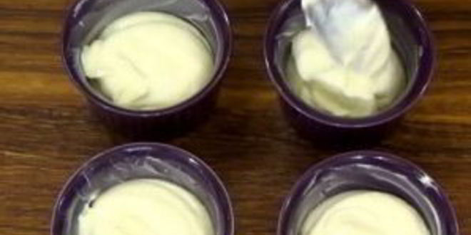 Рецепт творожного суфле со сливами