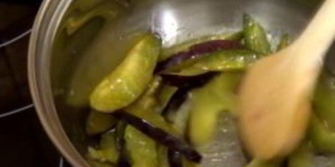 Рецепт творожного суфле со сливами