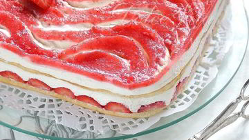 Рецепт Торта-тирамису с клубникой и шампанским