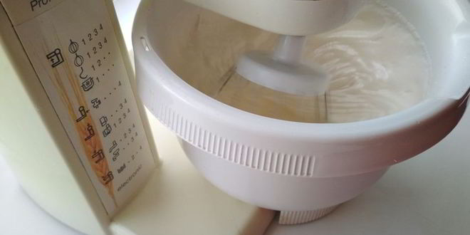 Рецепт бисквита с вишней и зефирным кремом