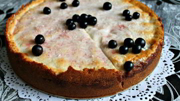 Рецепт Чизкейка Зефирное облако с черной смородиной