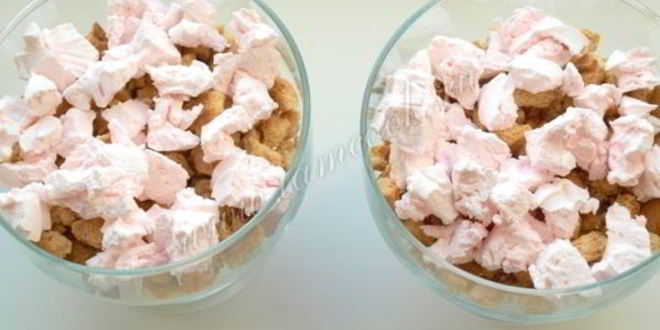 Рецепт клубничного десерта с зефиром