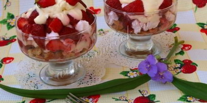 Рецепт клубничного десерта с зефиром