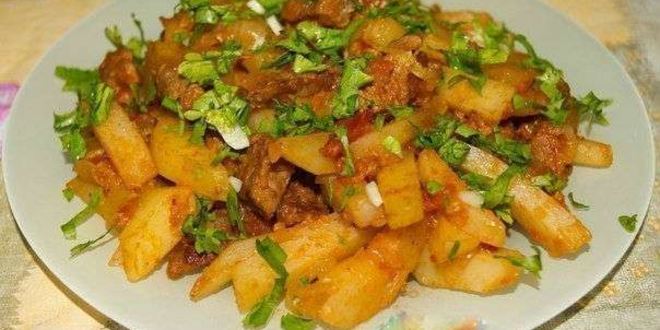 Рецепт азу из говядины с солеными огурцами