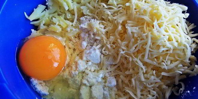 Рецепт биточков из картофеля и творога с маслинами