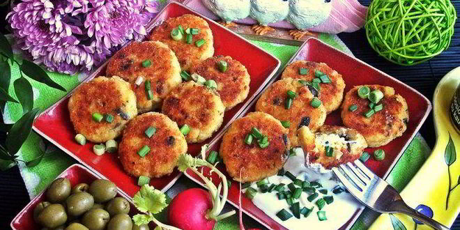 Рецепт биточков из картофеля и творога с маслинами