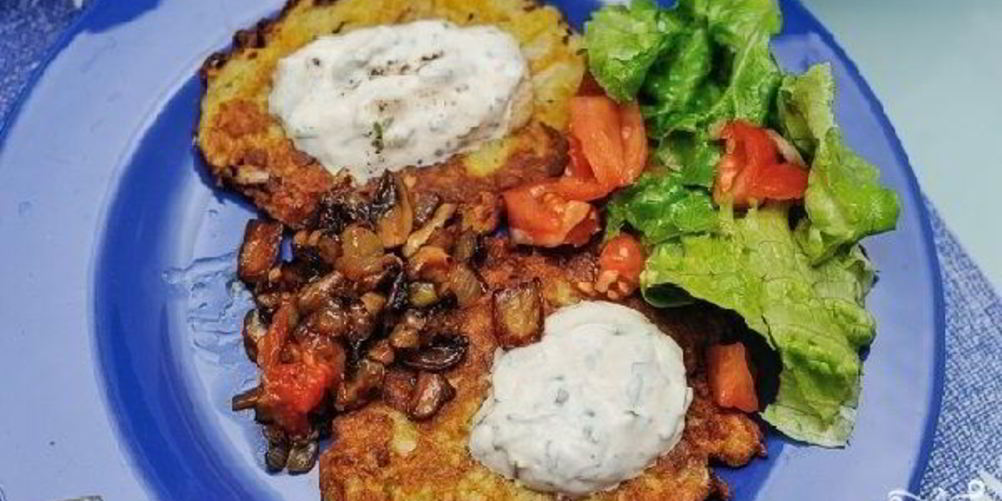 Как приготовить драники с грибным соусом