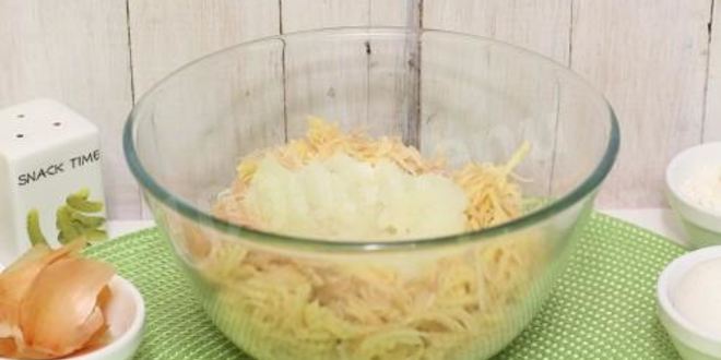 Рецепт драников с колбаской и зеленью