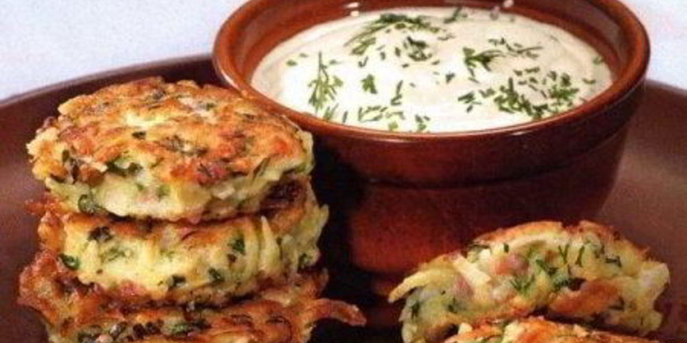 Как приготовить драники с зеленью и сыром