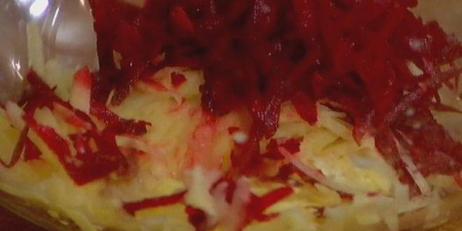 Рецепт картофельно-свекольных драники с сыром бри