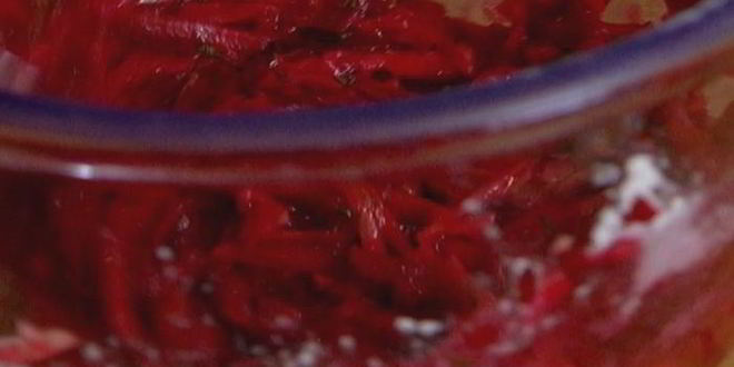 Рецепт картофельно-свекольных драники с сыром бри