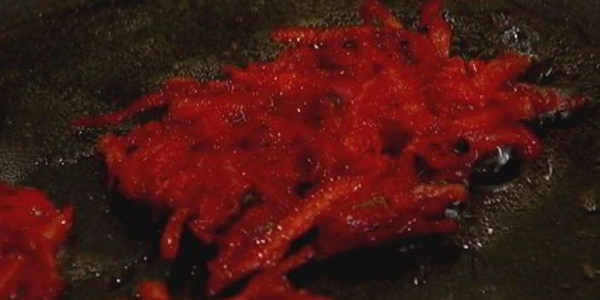 Рецепт картофельно-свекольных драники с сыром бри