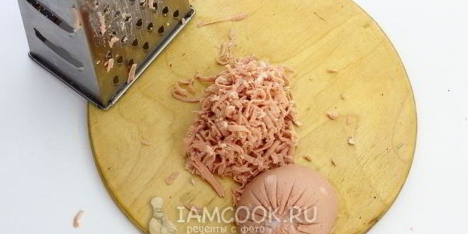 Рецепт картофельных драников с колбасой и сыром