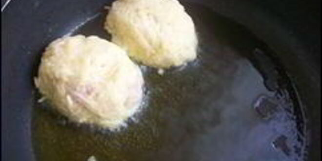 Рецепт картофельных драников с мясом под грибным соусом