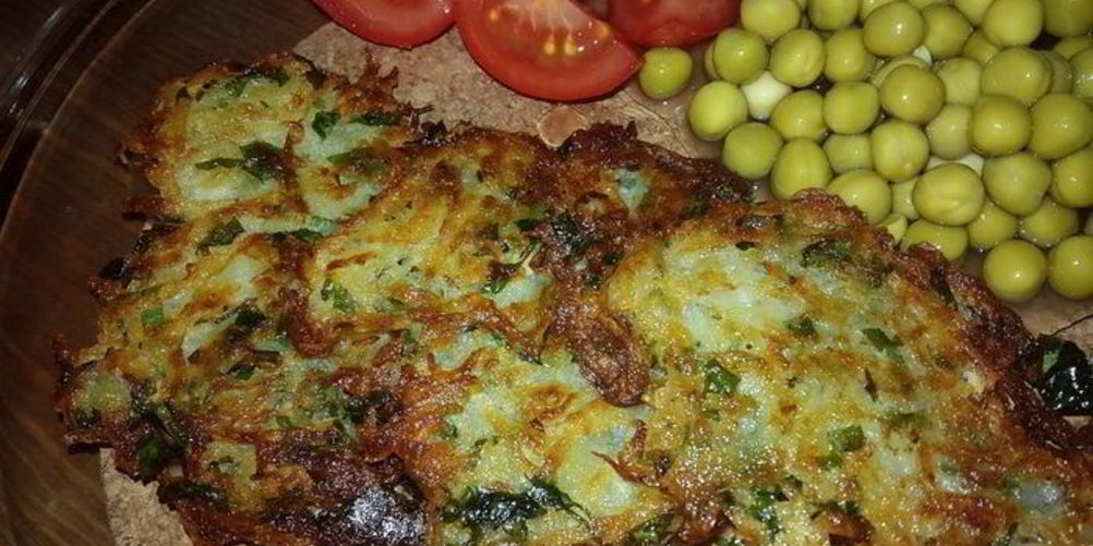 Как приготовить постные драники с зеленью и чесноком