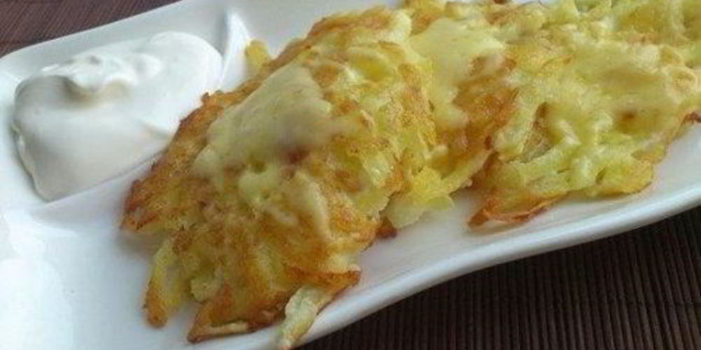 Как приготовить простые драники из картофеля с сыром