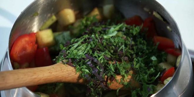 Рецепт домашних фрикаделек с пряным рататуем