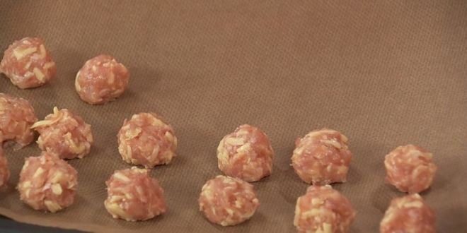 Рецепт фрикаделек на шпажках с сыром