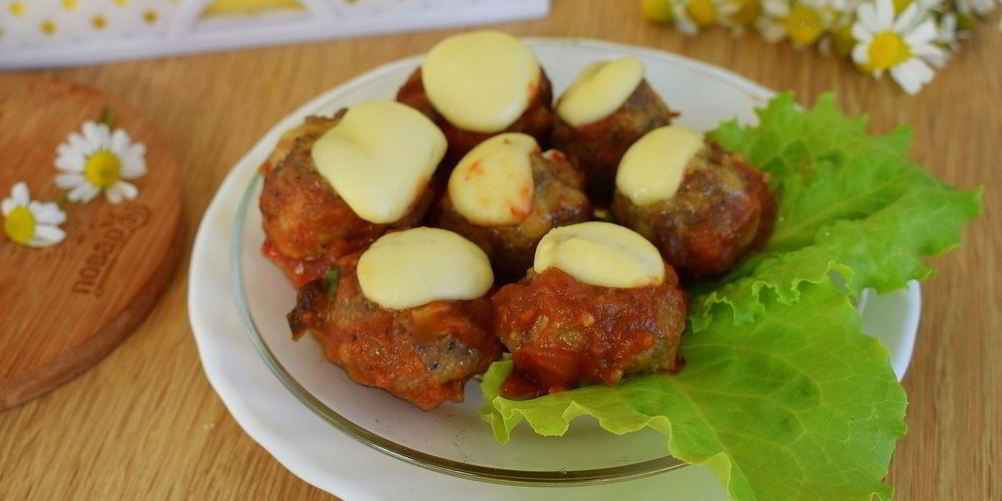 Как приготовить фрикадельки под томатно-сырным соусом