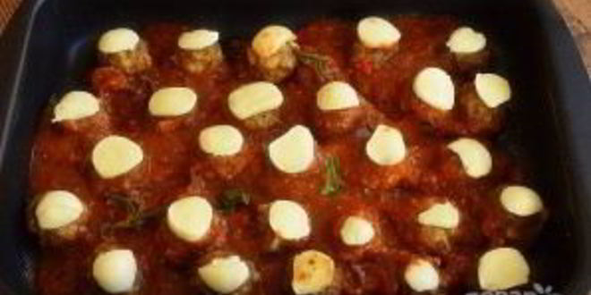 Рецепт фрикаделек под томатно-сырным соусом