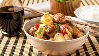 Рецепт Фрикаделек с ананасами в кисло-сладком соусе