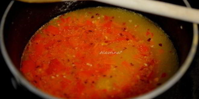 Рецепт фрикаделек с фисташками из индюшатины под апельсиновым соусом