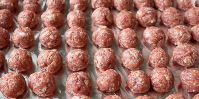 Рецепт фрикаделек в пикантном томатном соусе
