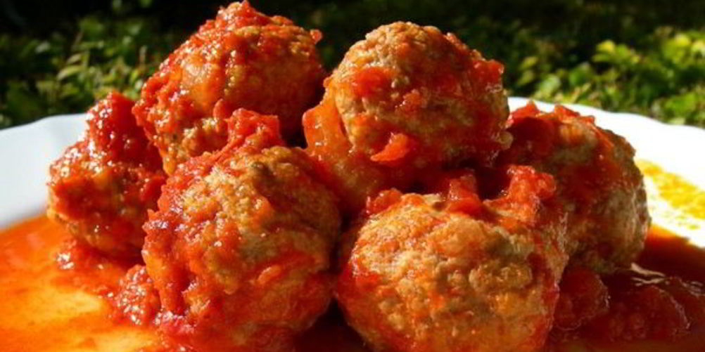 Как приготовить говяжьи фрикадельки с сыром в томатном соусе