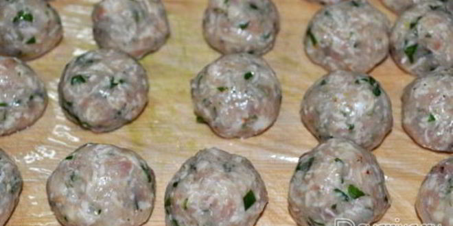 Рецепт куриных фрикаделек с сыром в сливочном соусе