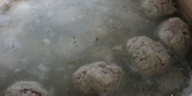 Рецепт мясных фрикаделек в сметанно-томатном соусе