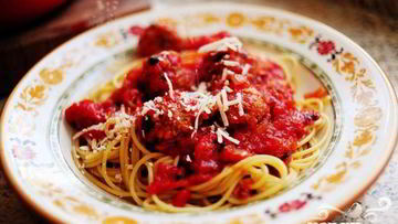 Рецепт Спагетти с фрикадельками и соусом