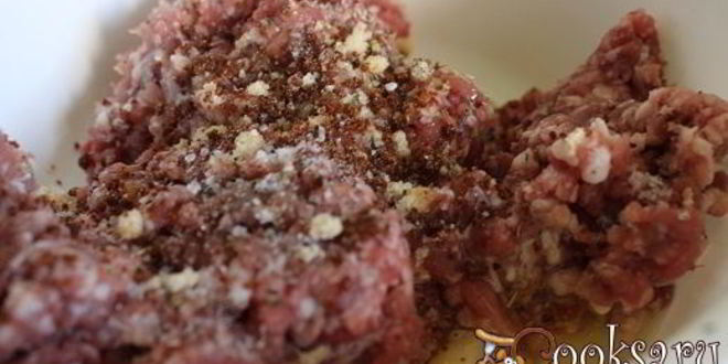 Рецепт спагетти с фрикадельками в сметанно-грибном соусе