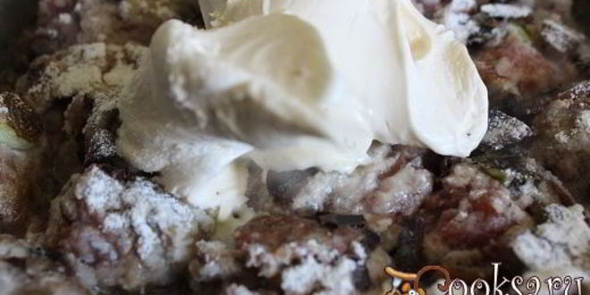 Рецепт спагетти с фрикадельками в сметанно-грибном соусе