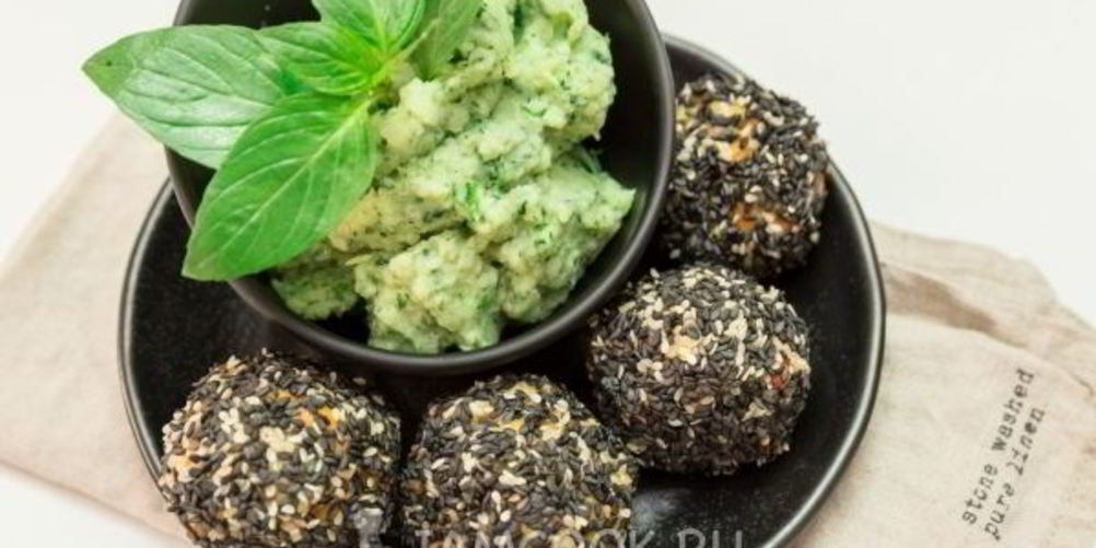 Как приготовить закусочные куриные фрикадельки