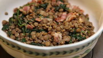 Рецепт Чечевицы с беконом и шпинатом