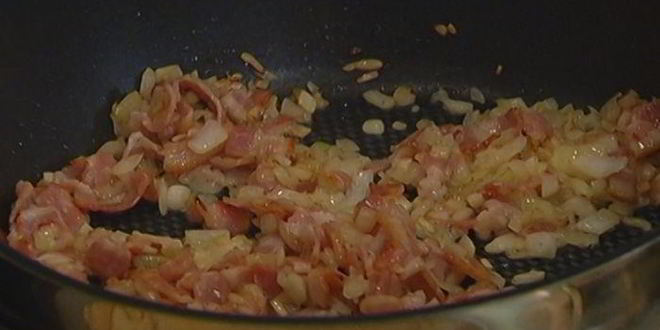 Рецепт чечевицы с беконом и шпинатом