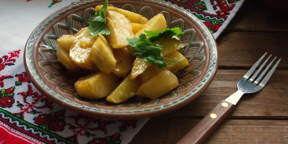 Как приготовить картофель по-деревенски в рукаве